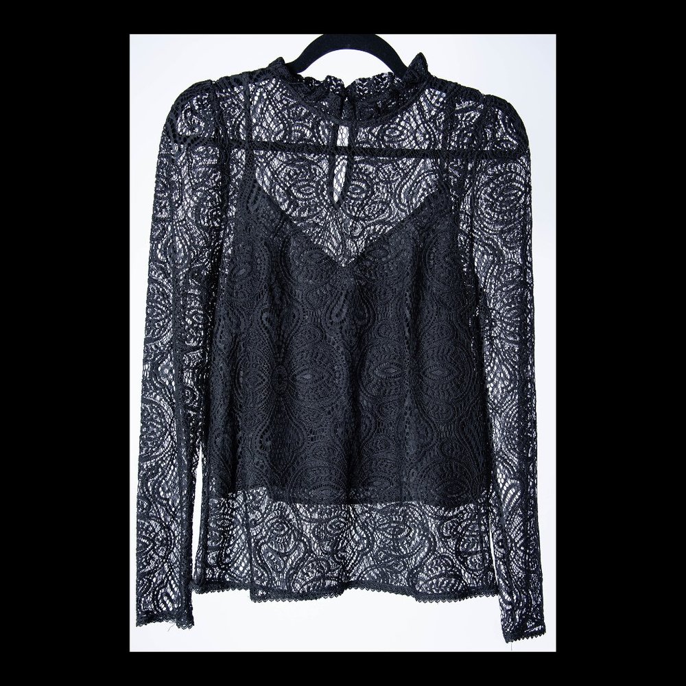 LINI Womens Kaylee Black Lace Ruffle Top Blouse Size M NWT